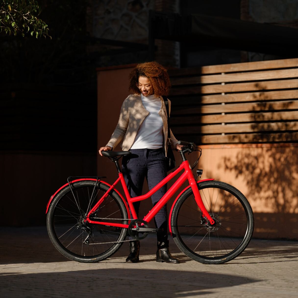 Die besten E-Bikes fr kleinere Frauen