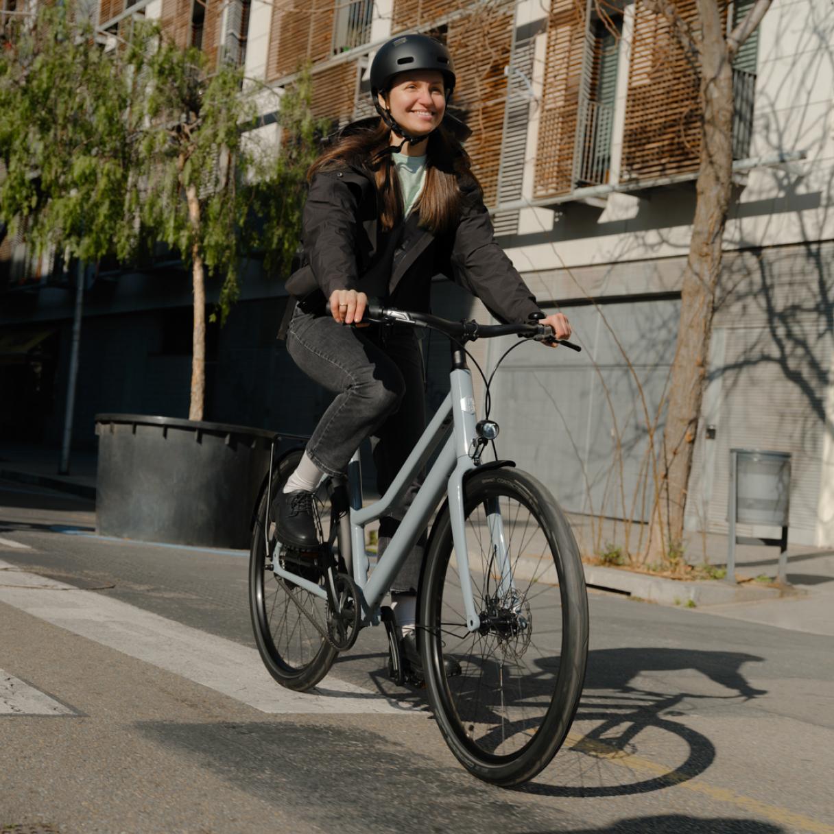 Ampler Bikes Juna: Urban single-speed e-bike in low-step frame
