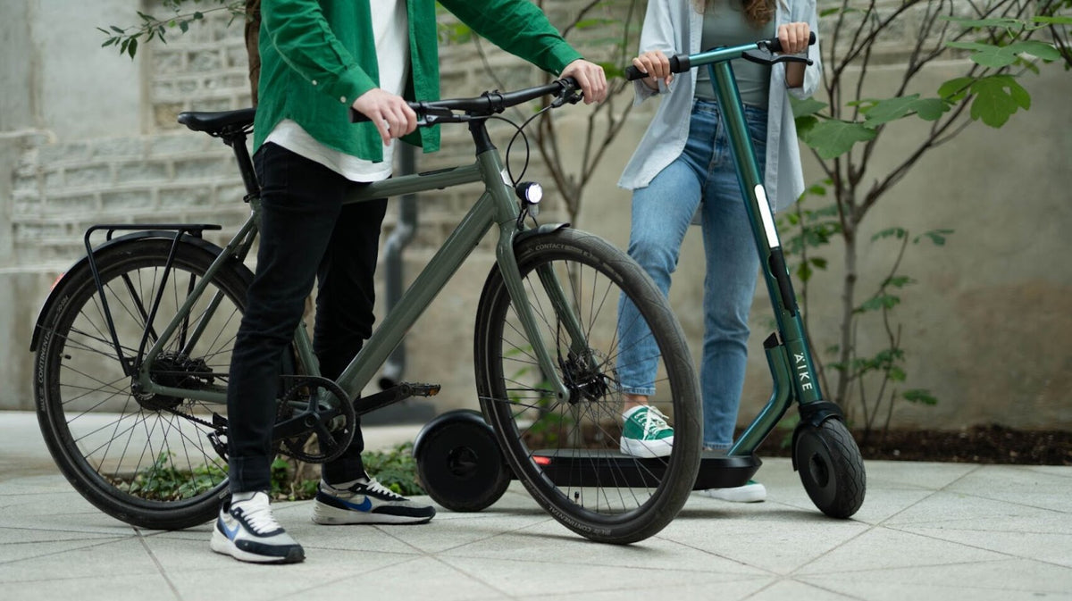Electric Bike vs. Electric Scooter: Which One Is Right for You? Electric Bike vs. Electric Scooter: Which One Is Right for You?