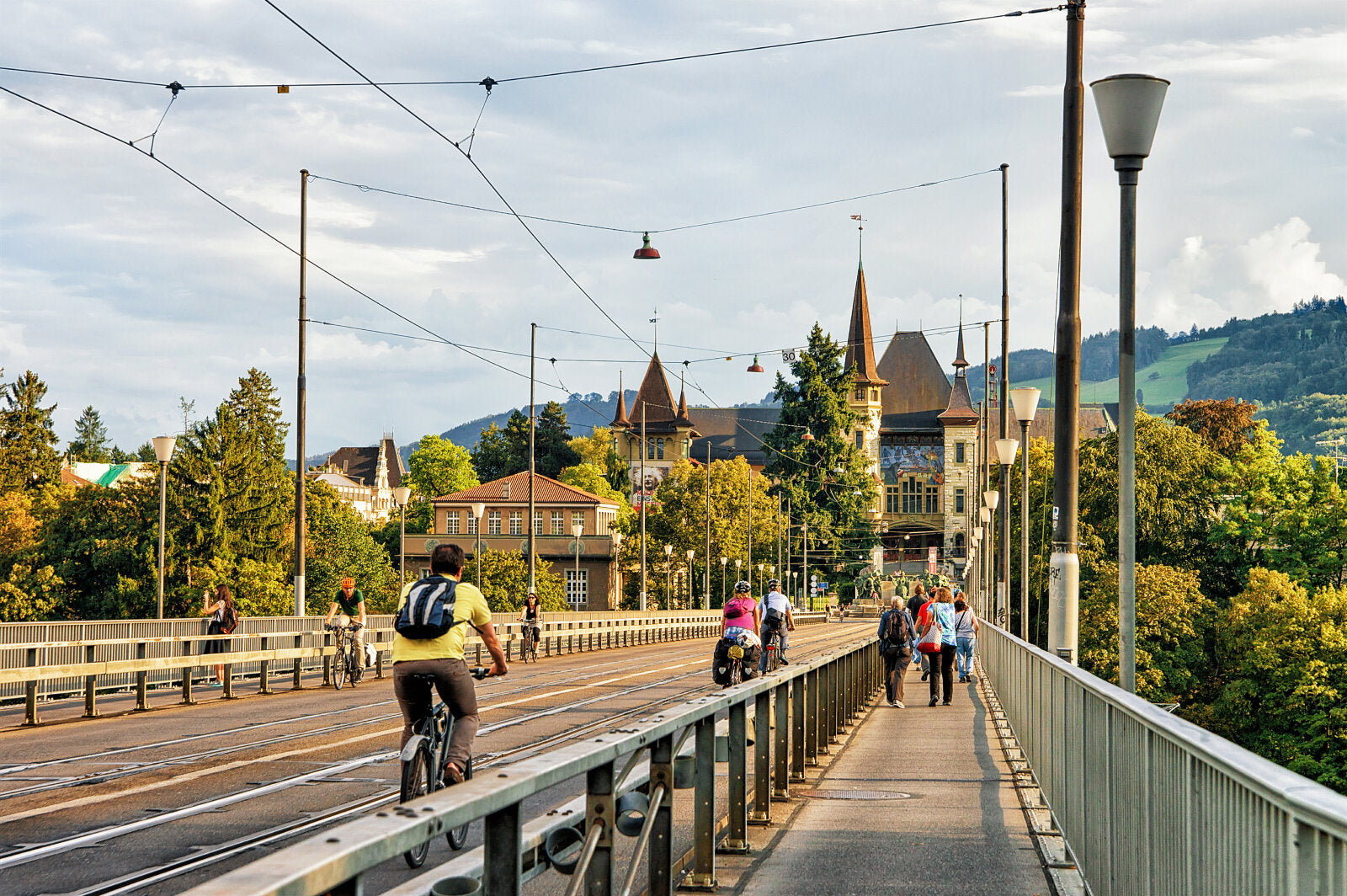 Explore Bern by e-bike instead of by car